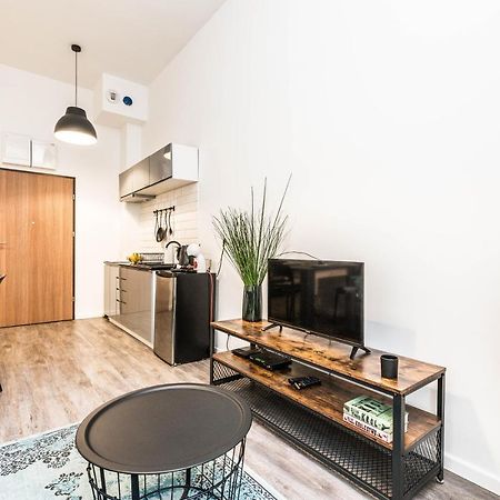 Apartament W Sercu Miasta Poznan Garbary 31 Bagian luar foto
